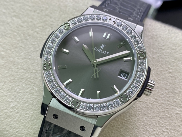 ウブロコピー時計背面デザイン